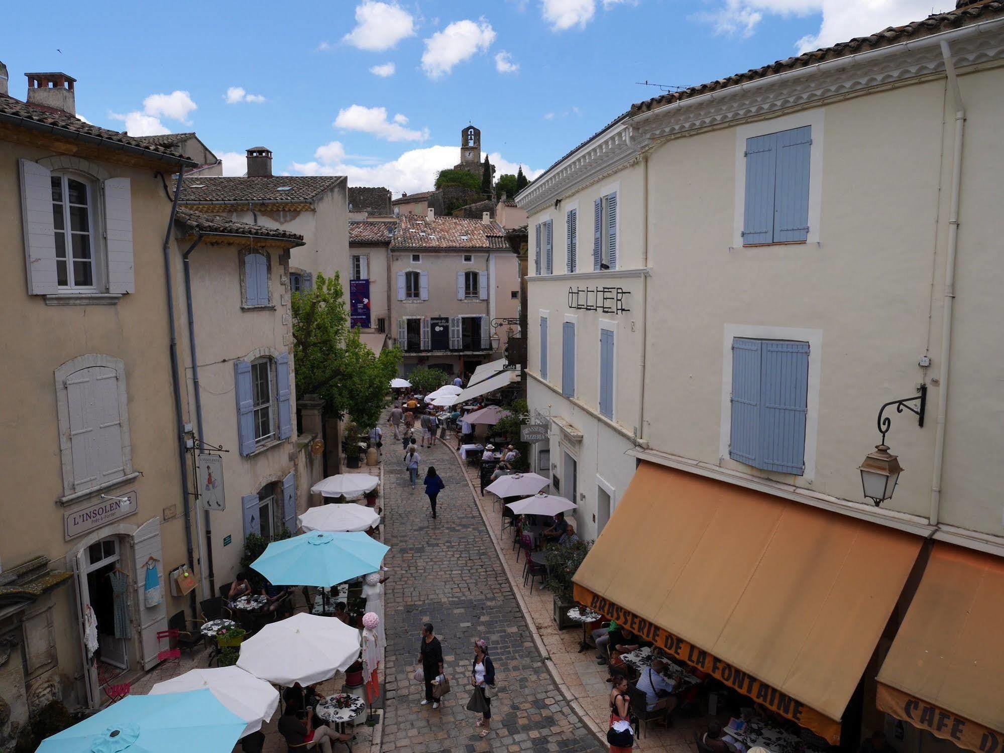 La Maison De La Place Lourmarin Eksteriør billede